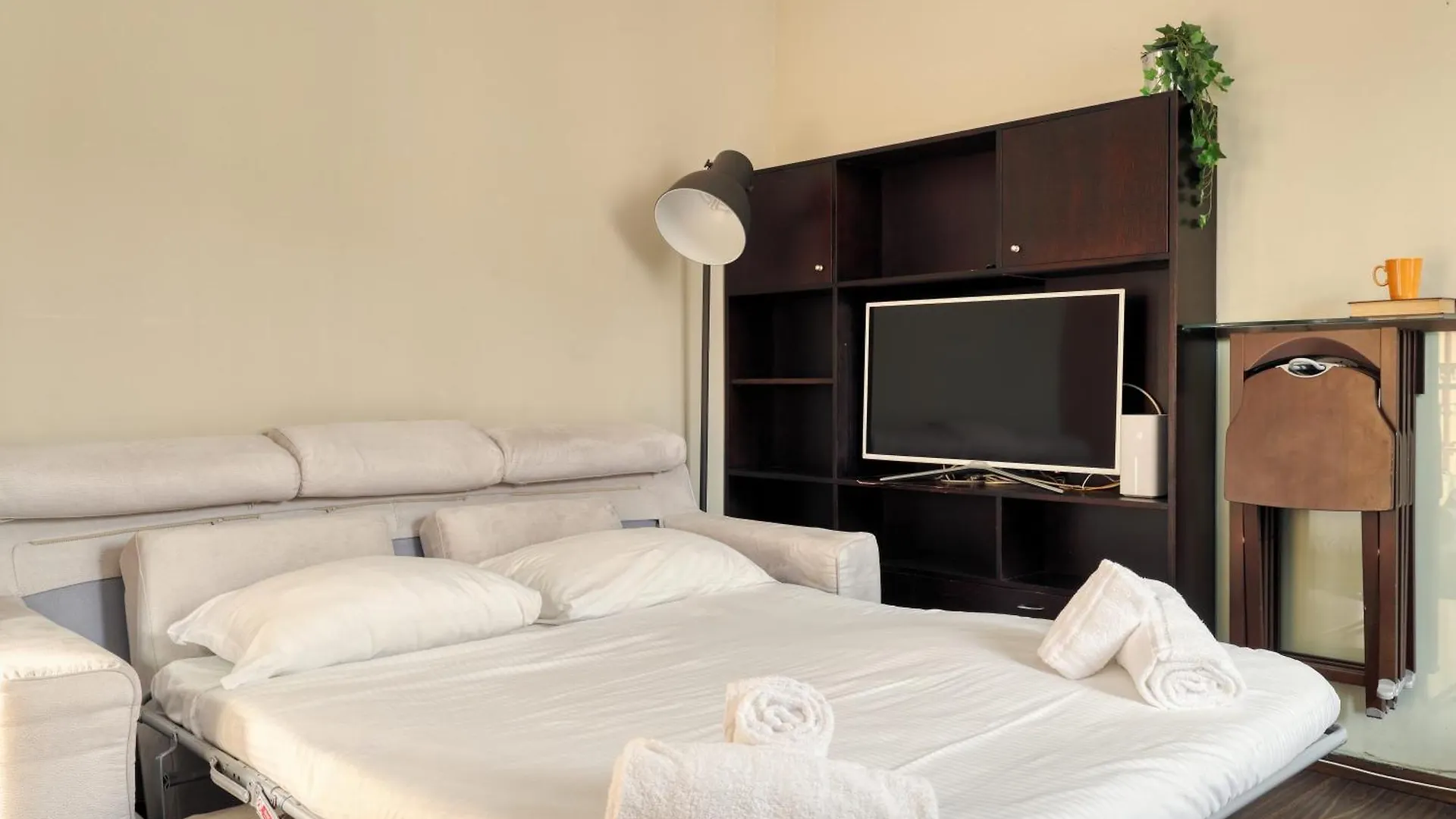Joivy Bright 1Br Flat Near Milan Centro Storico Apartment Italy